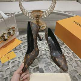 Picture of Louis Vuitton Shoes _SKUGuccisz35-41613521.5cmmnf0103